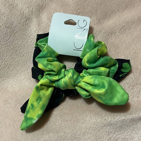 Icing St. Patrick’s Day Scrunchies